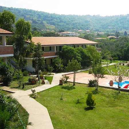 Apartment Locazione Turistica Heaven.4 *